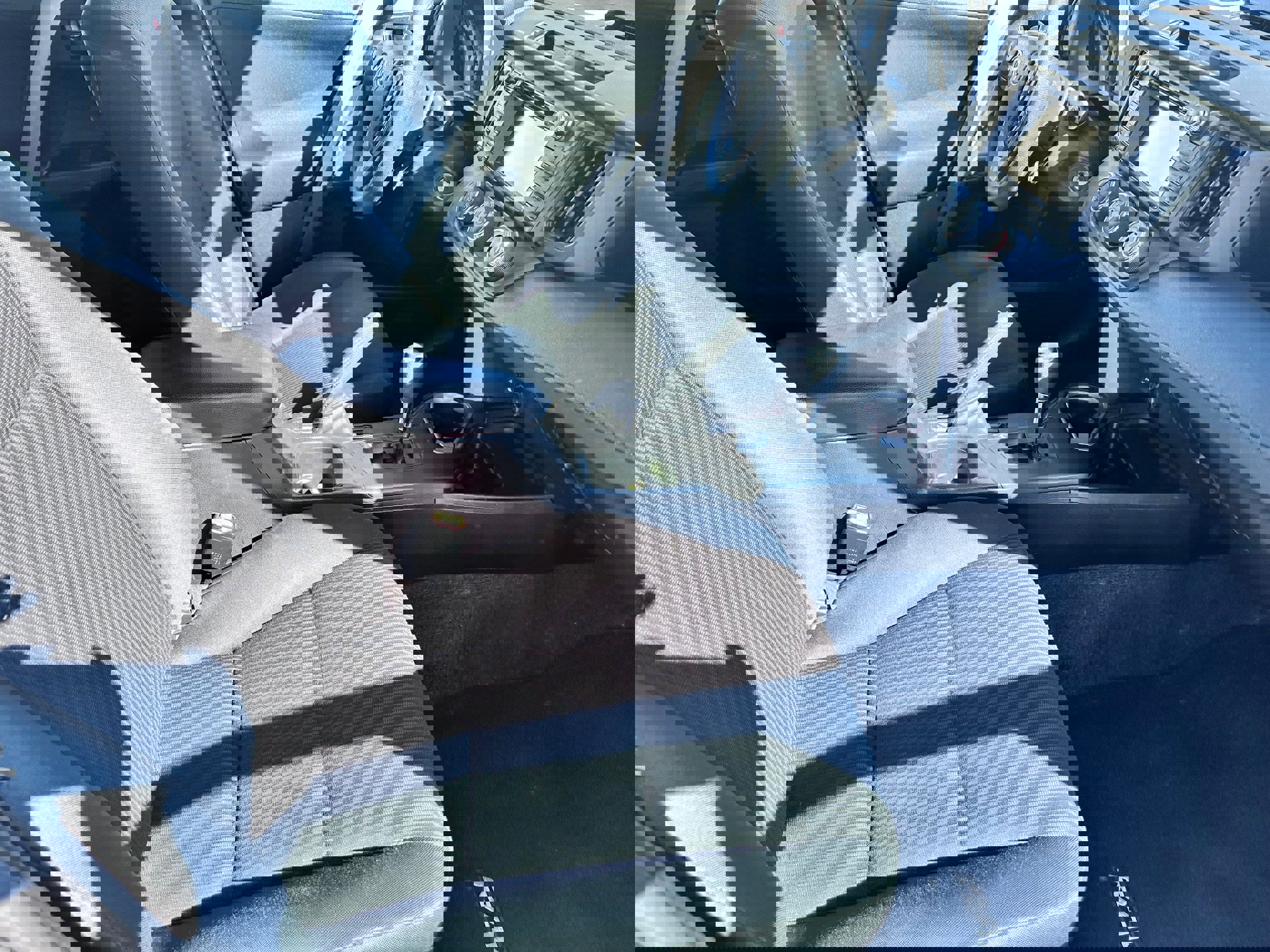 Used 2016 Toyota RAV4 LE image 10