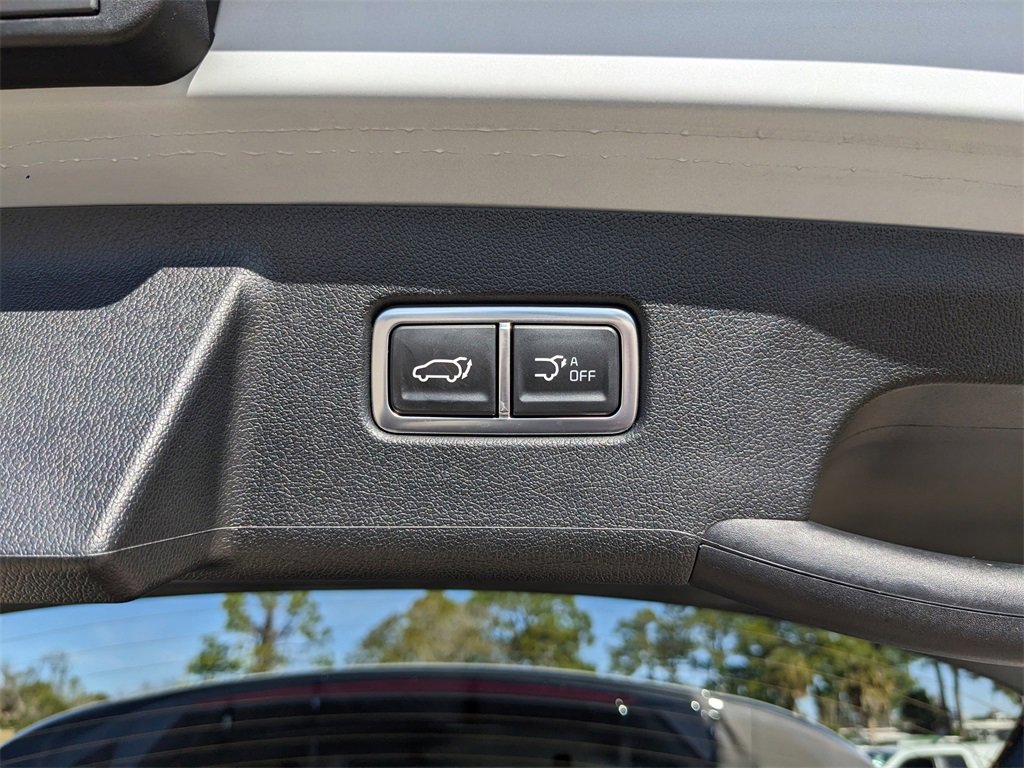 Certified 2025 Kia Sorento SX image 14