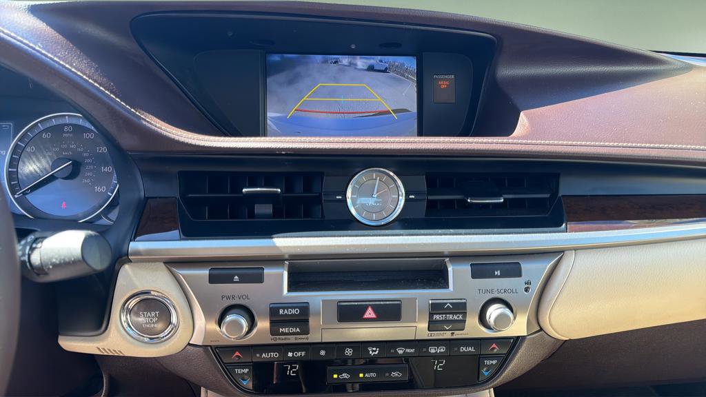 Used 2016 Lexus ES 350 w/ Navigation System Package image 29
