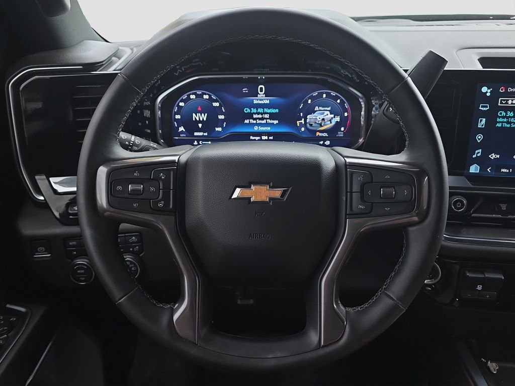 Used 2024 Chevrolet Silverado 2500 High Country w/ Technology Package AWD/4WD image 9