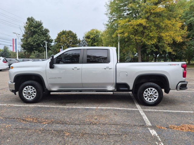 Used 2022 Chevrolet Silverado 2500 LT w/ Convenience Package AWD/4WD image 6