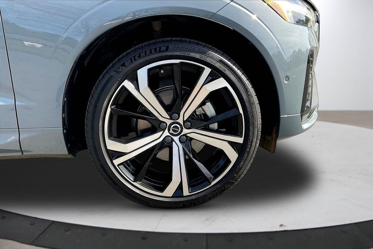 Used 2022 Volvo XC60 B5 R-Design w/ Advanced Package image 35