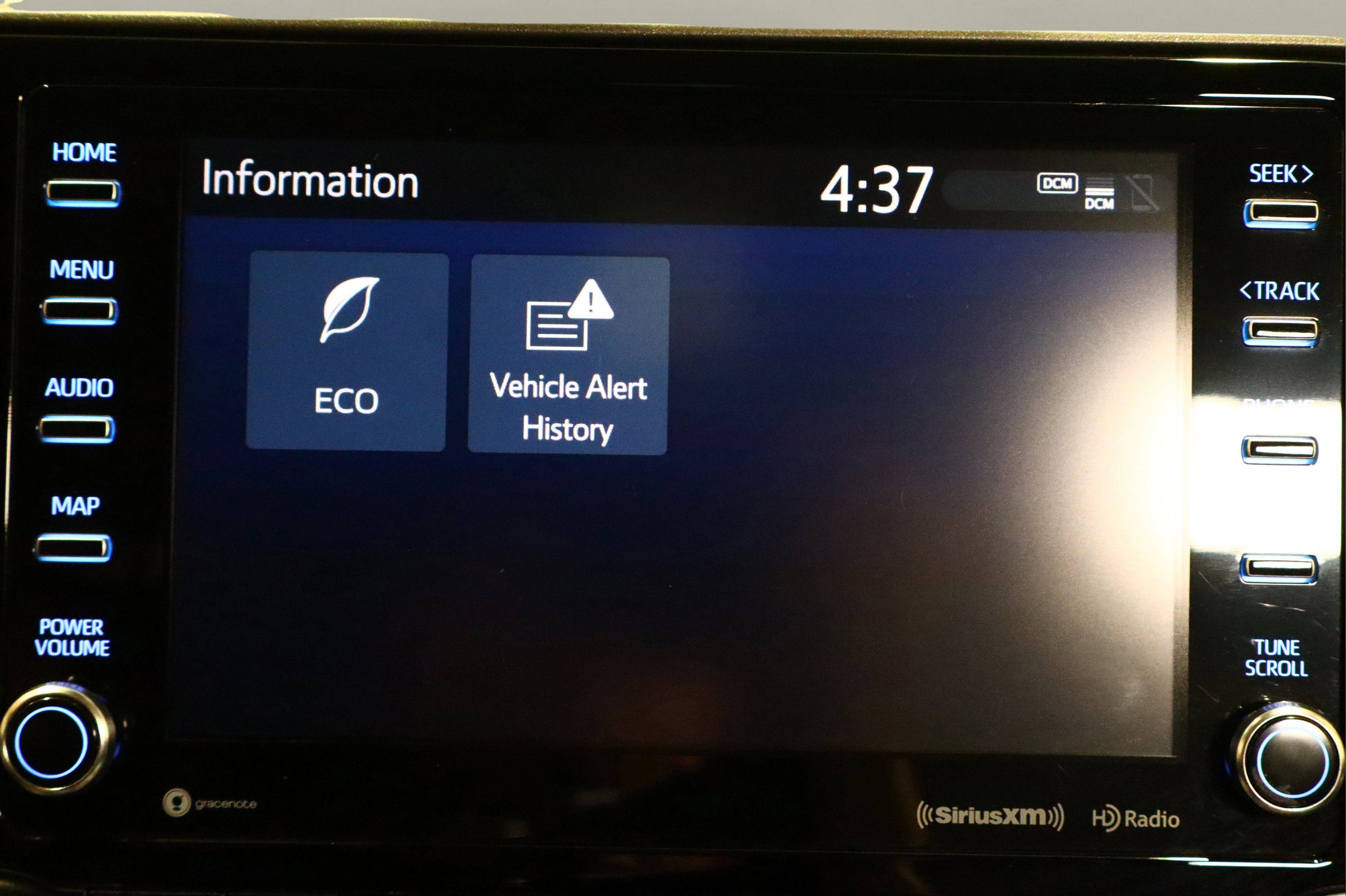 Used 2020 Toyota Highlander LE image 37