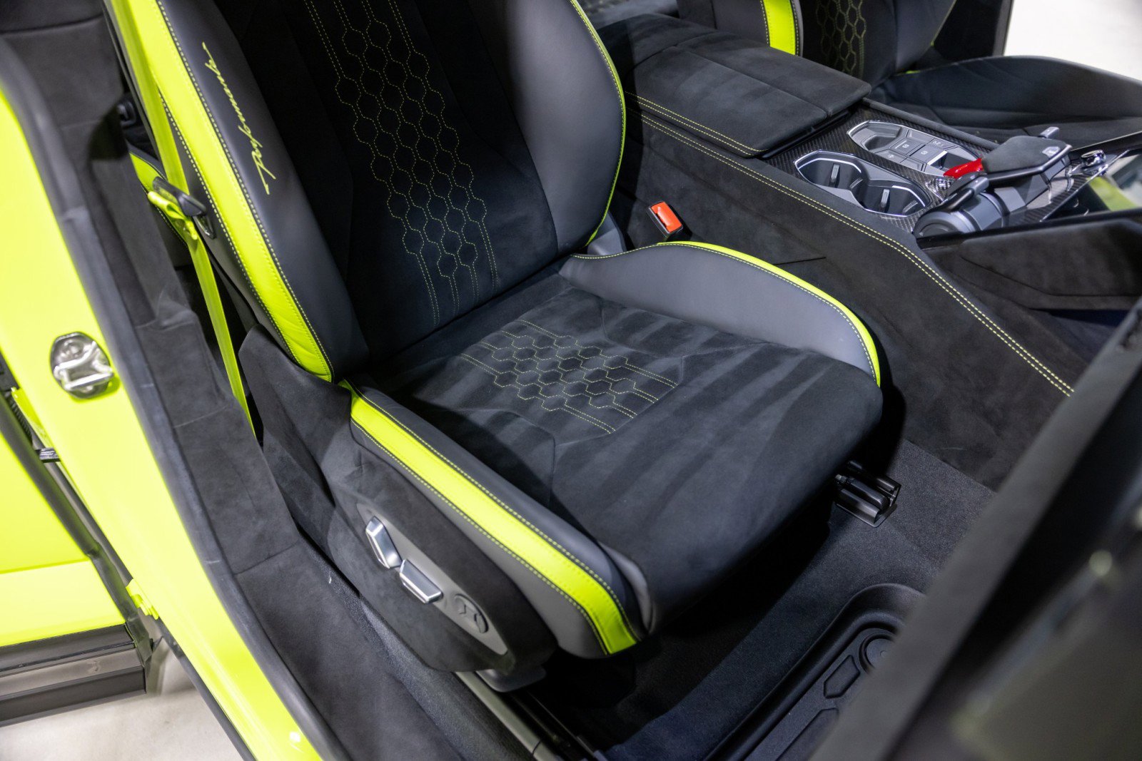 Used 2024 Lamborghini Urus Performante image 33