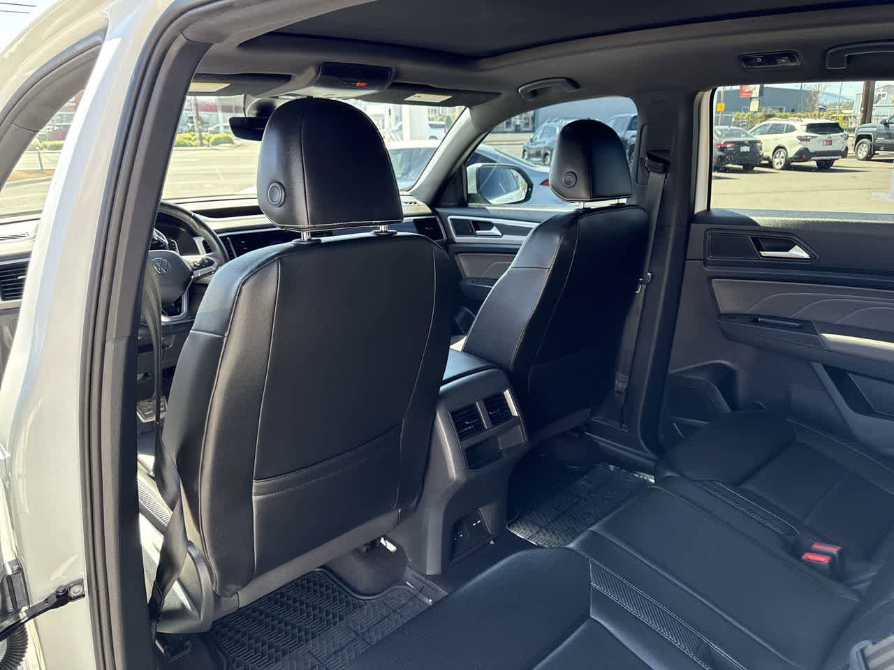 Used 2021 Volkswagen Atlas Cross Sport SEL R-Line AWD/4WD image 13