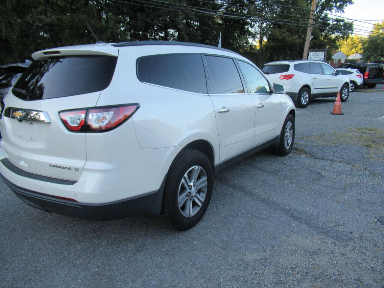 Used 2015 Chevrolet Traverse LT image 6