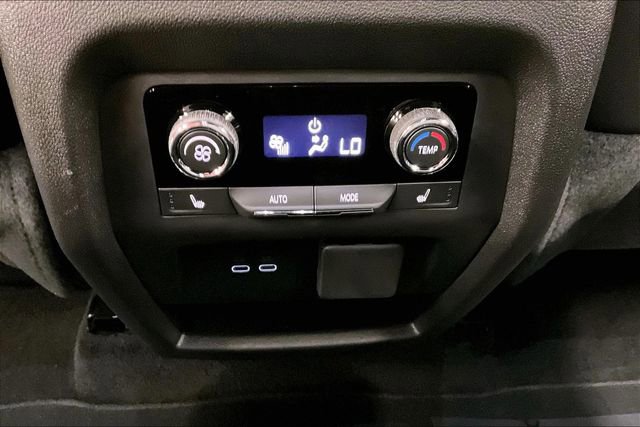 Used 2025 Chevrolet Traverse High Country image 33