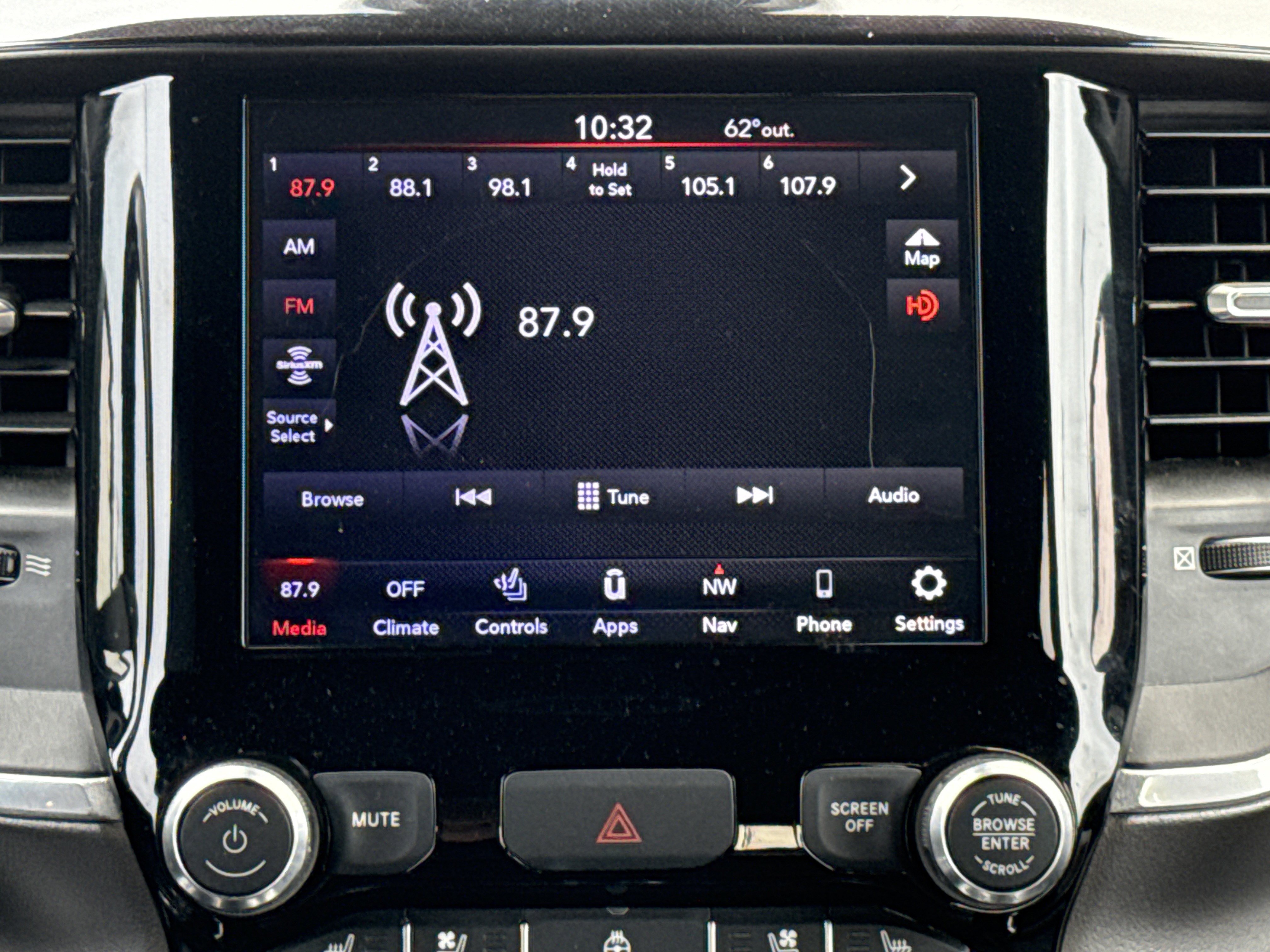 Used 2020 RAM 1500 Laramie w/ Sport Appearance Package image 22