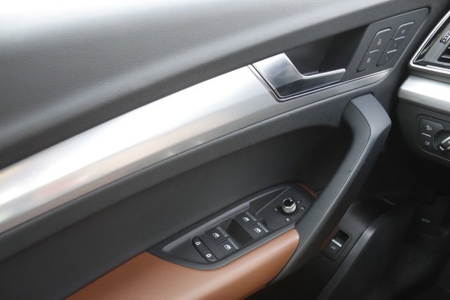 Used 2025 Audi Q5 2.0T Premium w/ Convenience Plus Package image 24