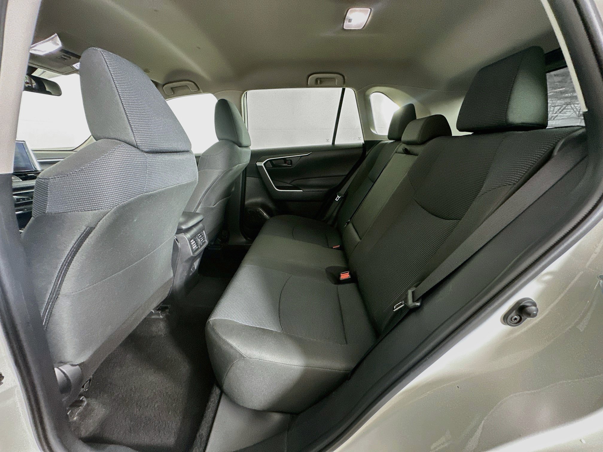 Used 2025 Toyota RAV4 LE AWD/4WD image 26