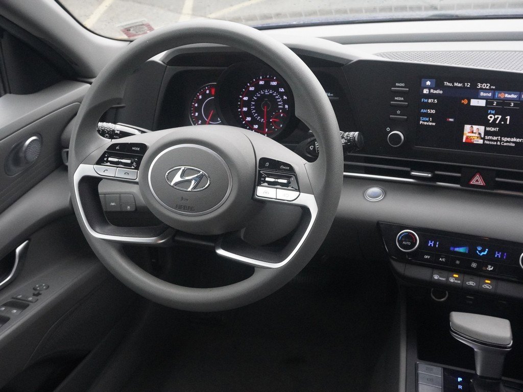 Used 2023 Hyundai Elantra SEL image 25
