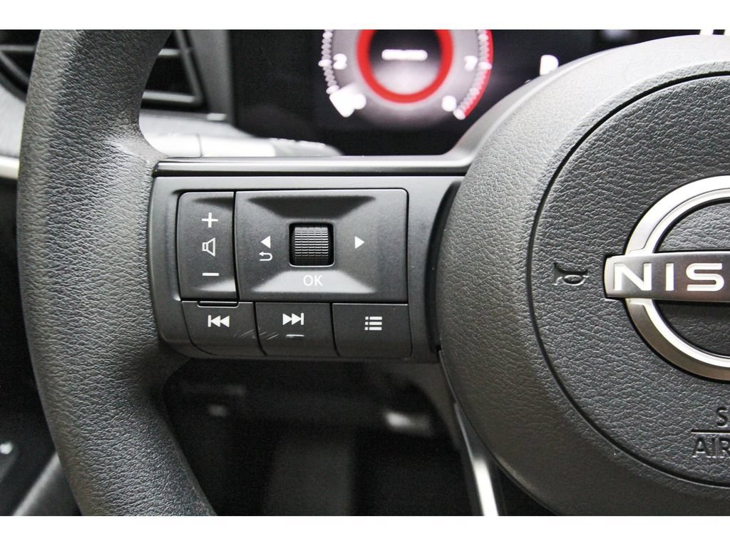 Used 2026 Nissan Kicks SV w/ SV Premium Package FWD image 19