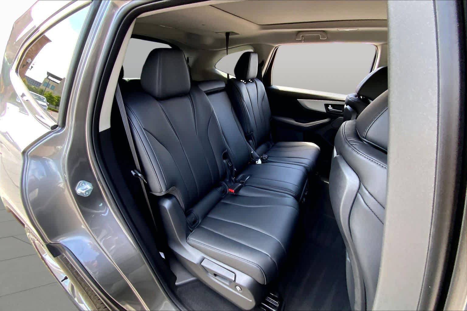 Used 2026 Acura MDX SH-AWD image 21