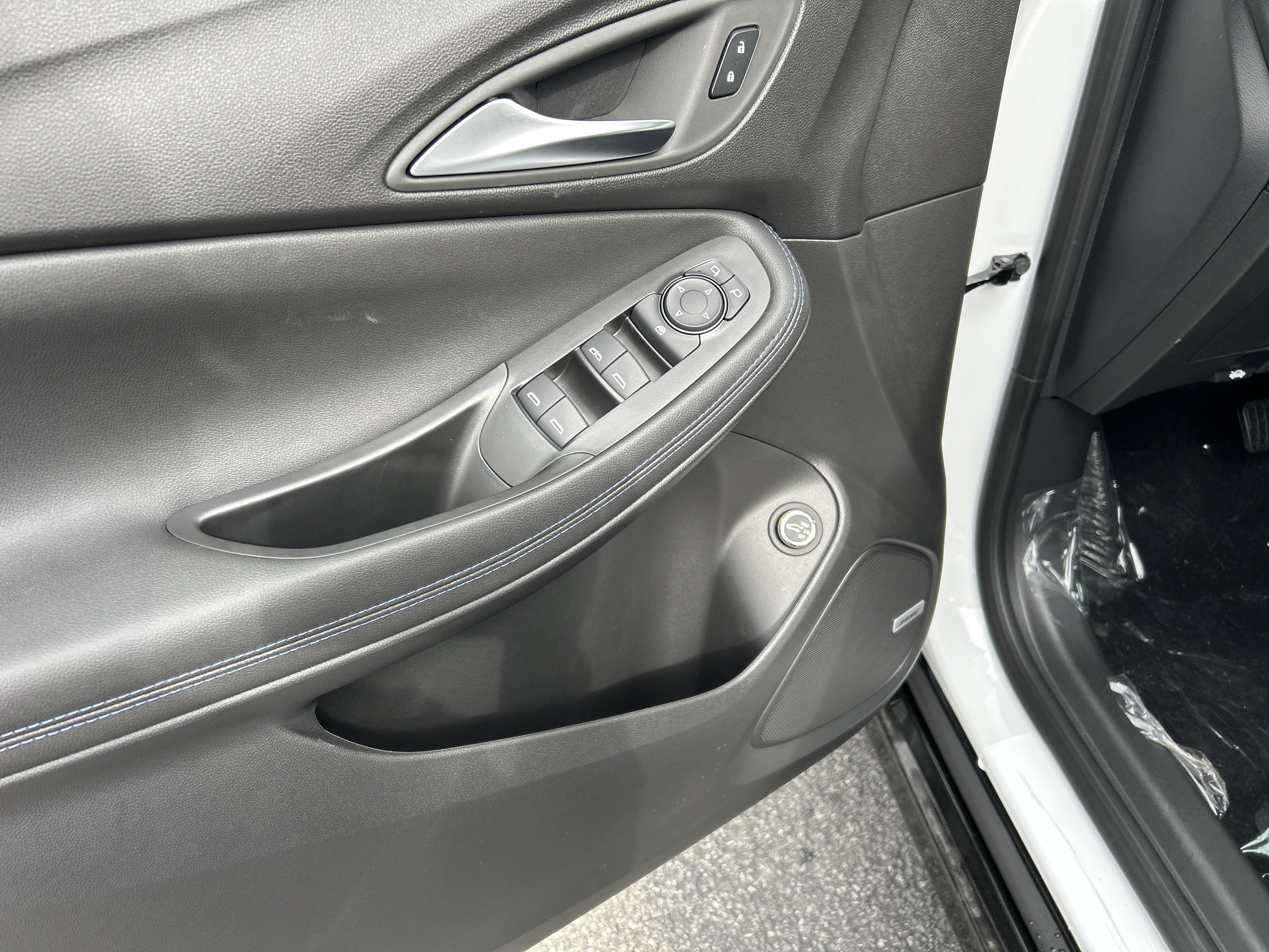 New 2026 Buick Encore GX Sport Touring w/ Advanced Technology Package AWD/4WD image 17