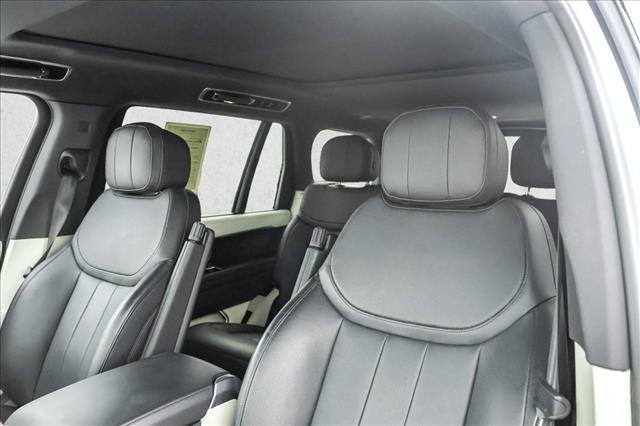 Used 2024 Land Rover Range Rover Long Wheelbase SE AWD/4WD image 12