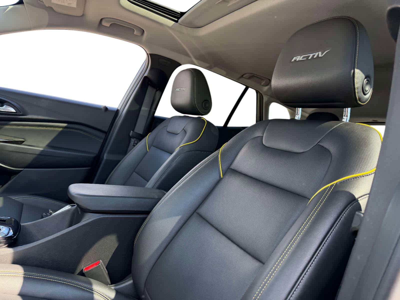 Used 2024 Chevrolet Trax ACTIV w/ Sunroof Package image 10
