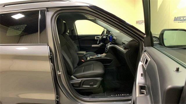 Used 2023 Ford Explorer XLT image 11