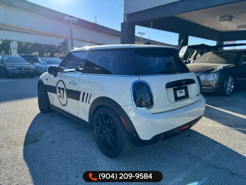 Used 2019 MINI Cooper 2-Door Hardtop w/ Signature Upholstery Package image 7