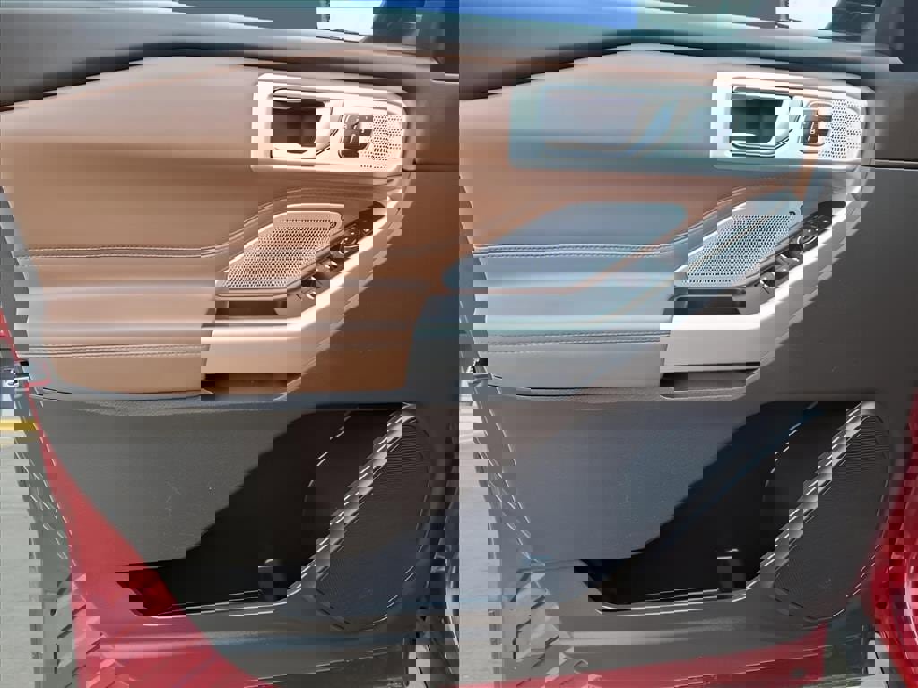 Used 2022 Ford Explorer King Ranch w/ Class IV Trailer Tow Package image 15