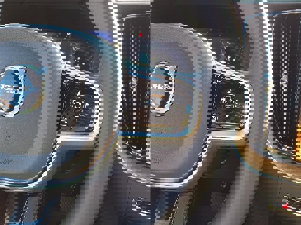 New 2026 Volvo XC60 B5 Plus w/ Protection Package Premier image 21