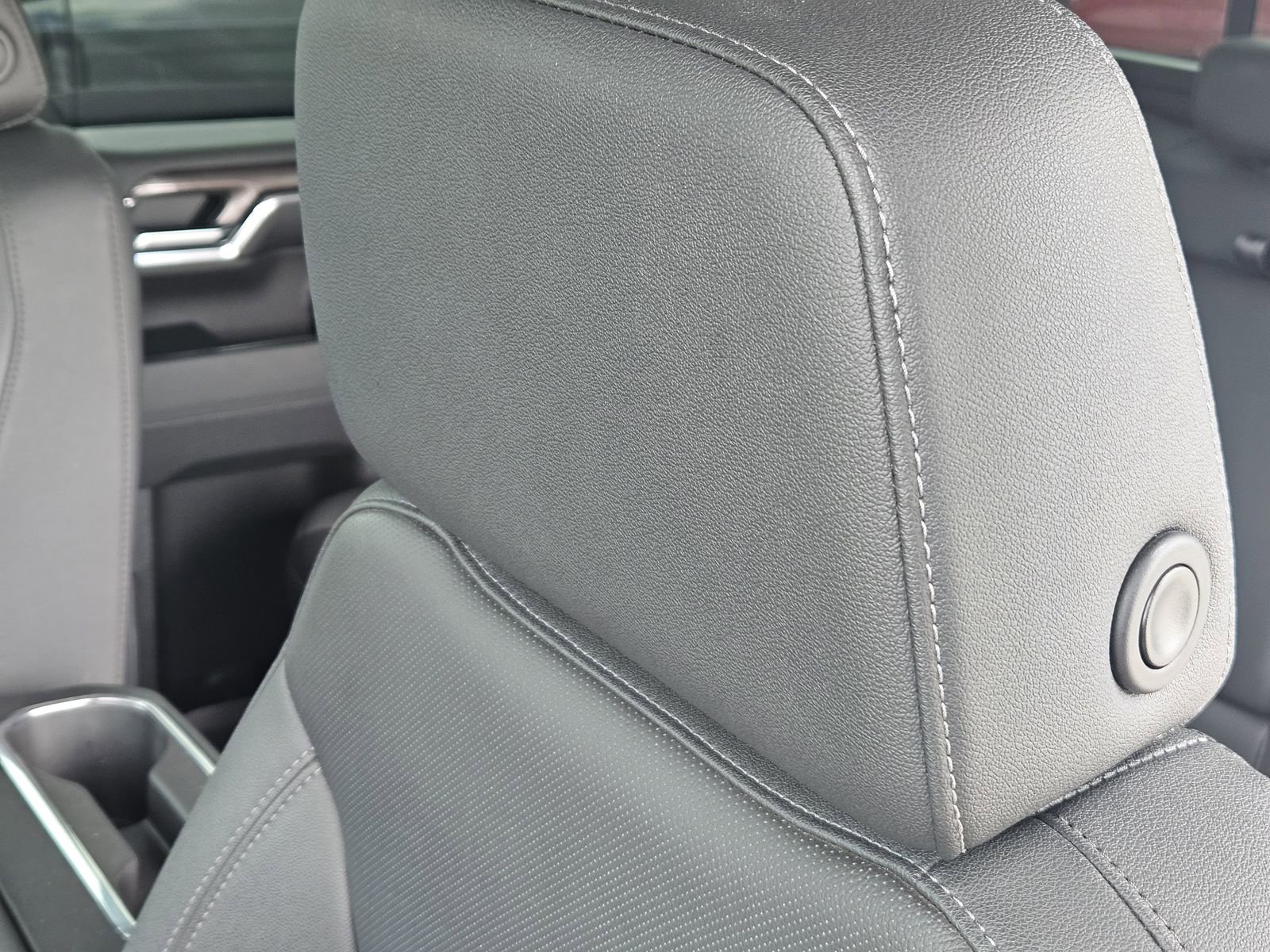 Certified 2024 Chevrolet Silverado 2500 LTZ w/ LTZ Convenience Package image 34