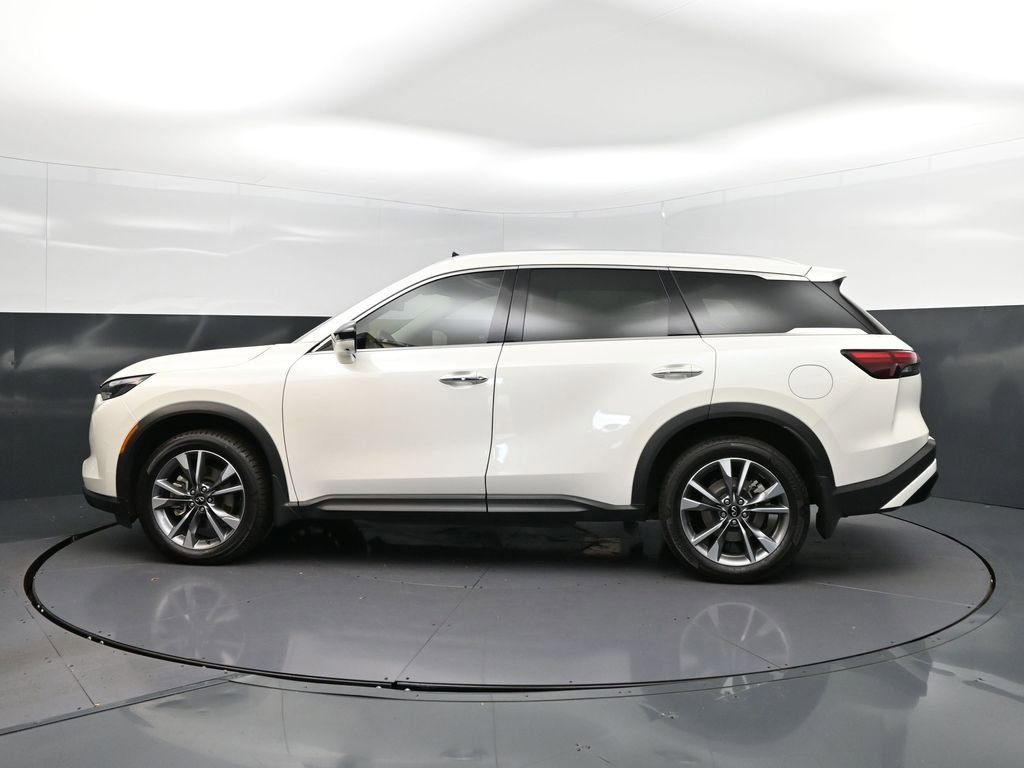 Used 2023 INFINITI QX60 Luxe w/ Cargo Package FWD image 4
