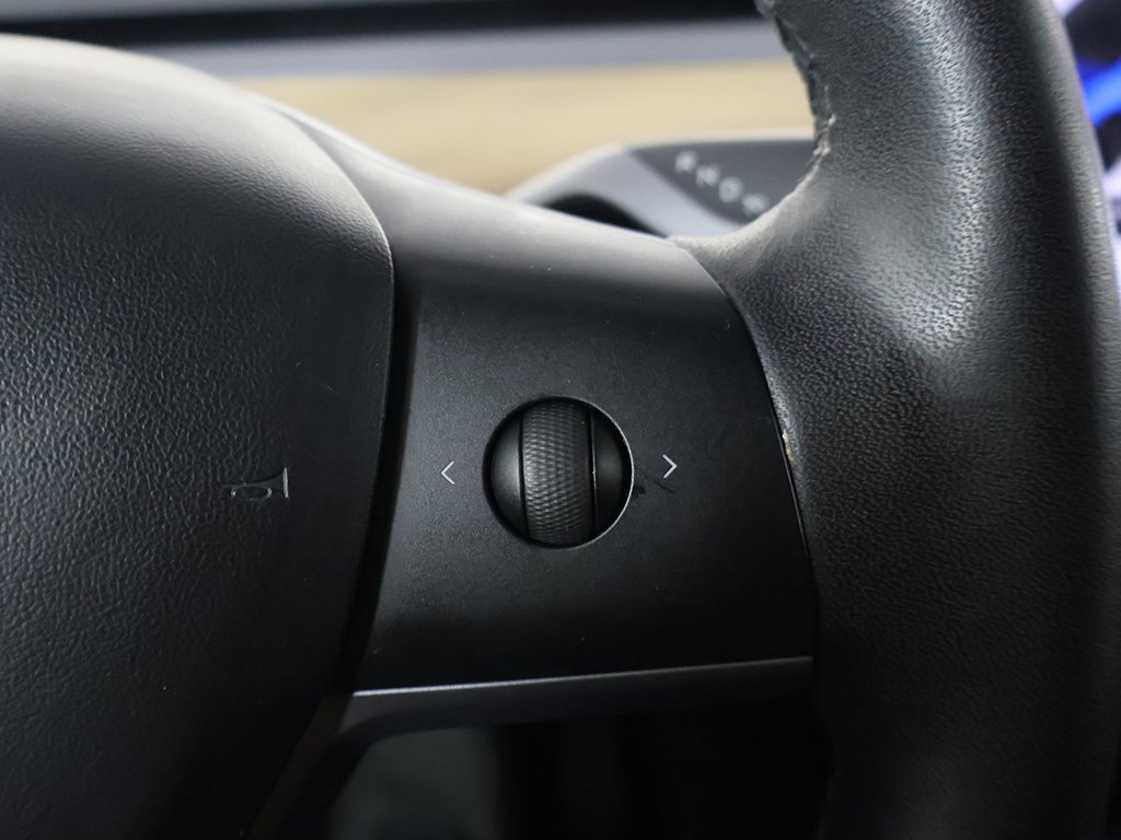 Used 2021 Tesla Model Y Long Range image 36