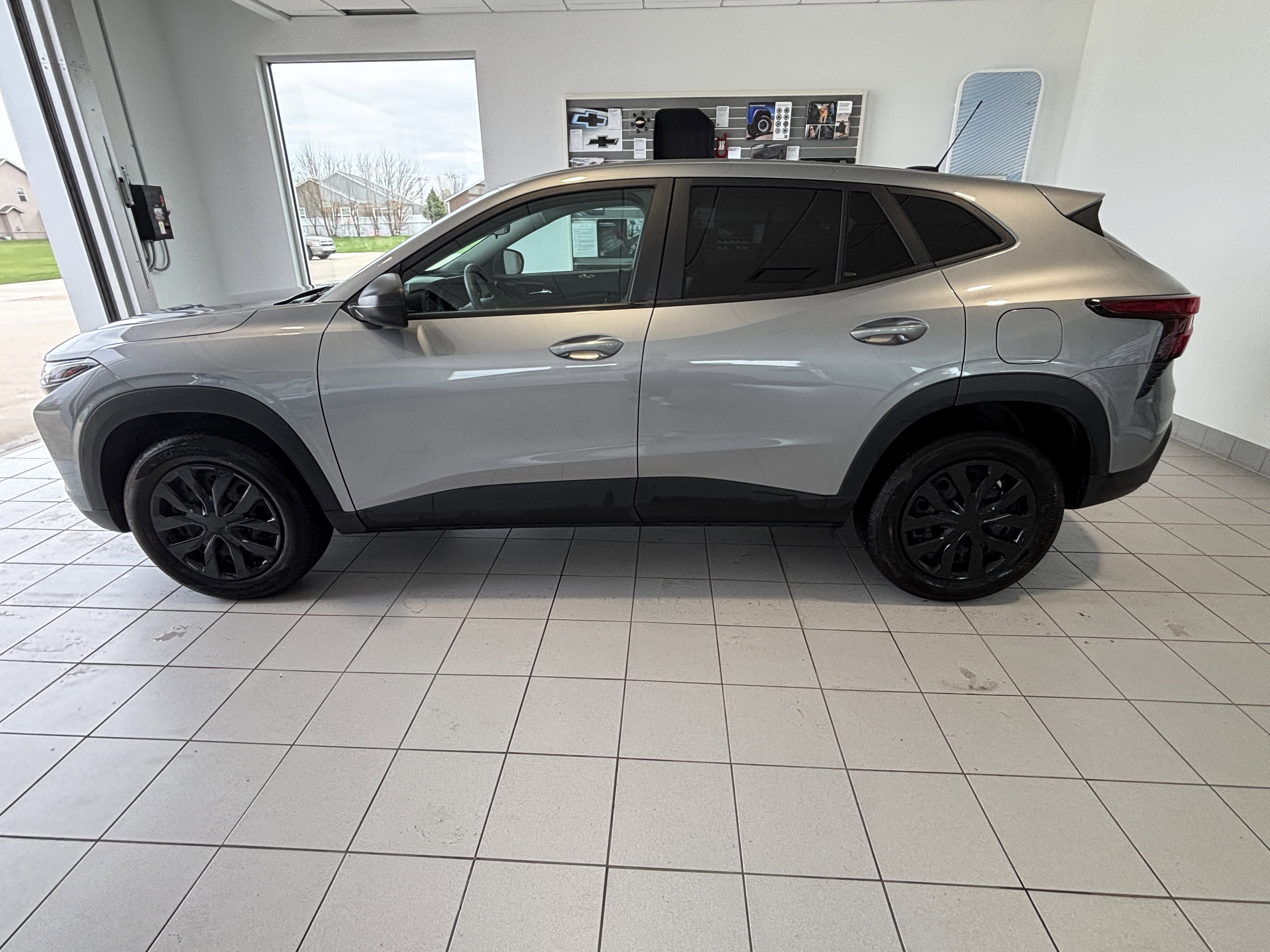 Used 2024 Chevrolet Trax LS w/ Driver Confidence Package image 2