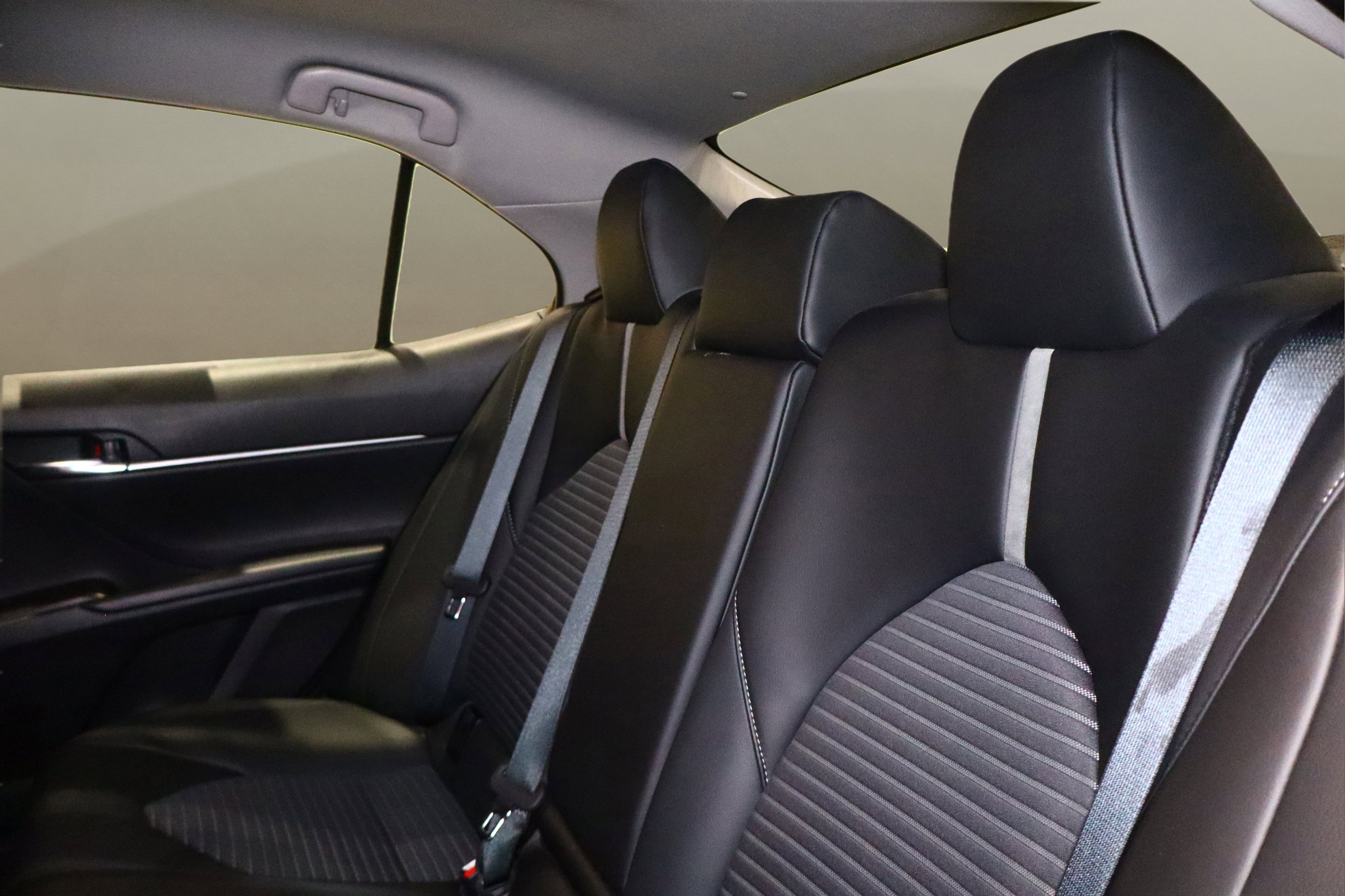 Used 2024 Toyota Camry SE image 16