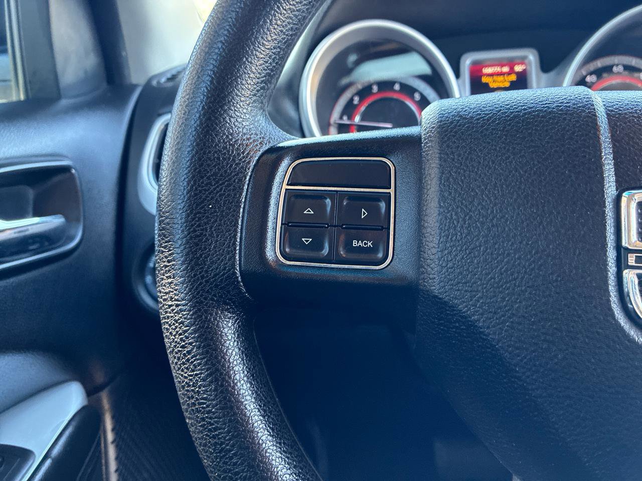 Used 2018 Dodge Journey SE w/ Blacktop Package image 39