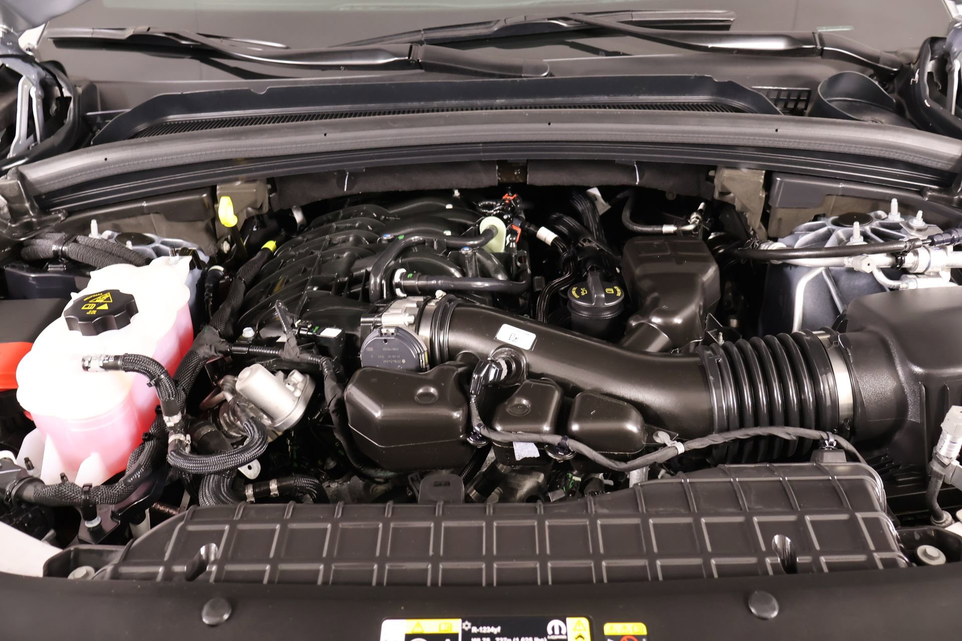 Used 2025 Jeep Grand Cherokee L Limited w/ Black Appearance Package image 23