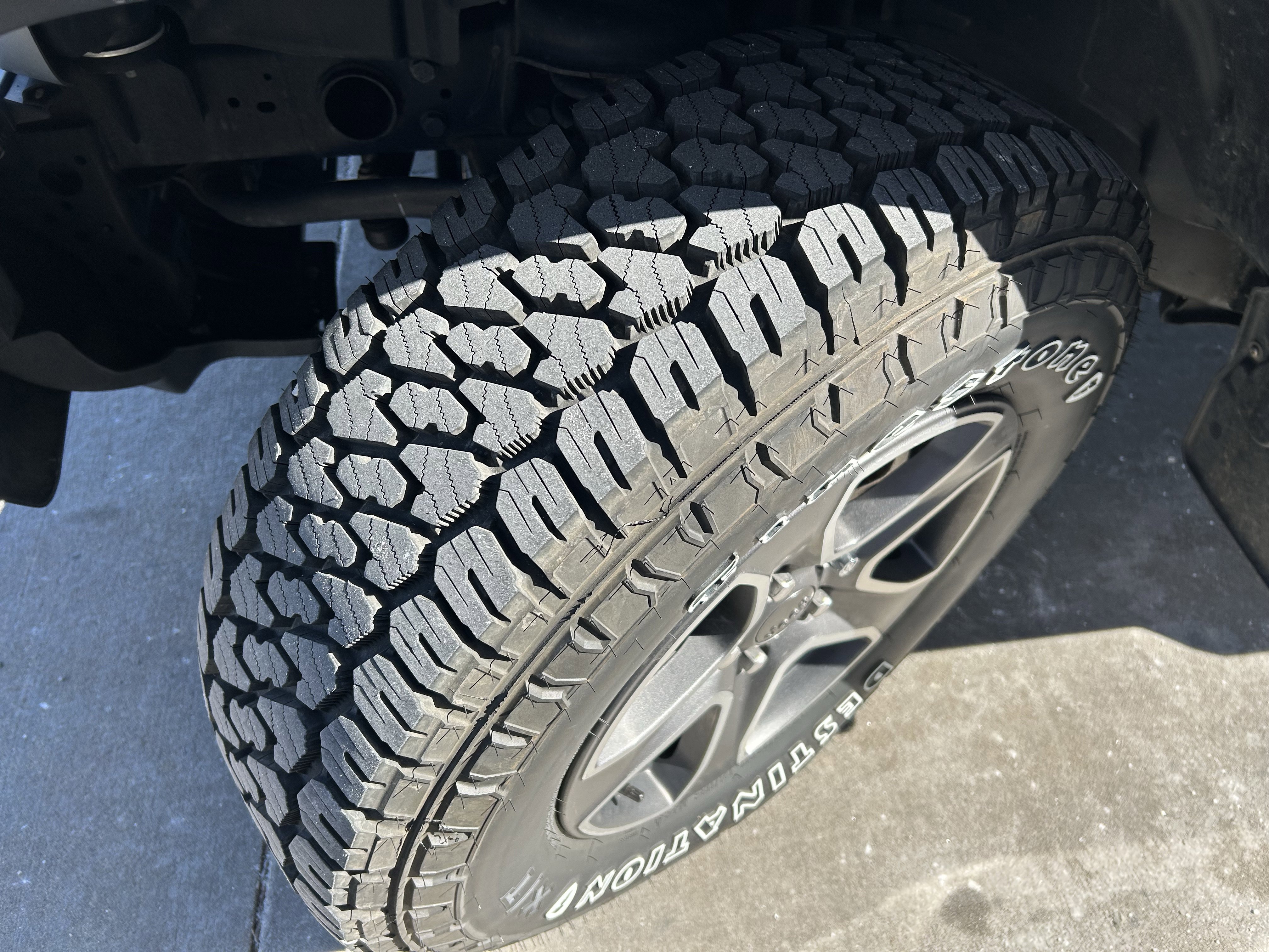 Used 2022 Jeep Gladiator Sport image 10