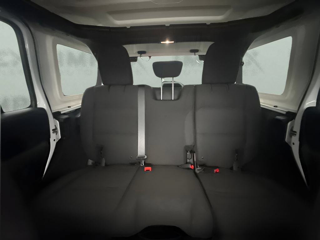 Used 2018 Jeep Wrangler Unlimited Sahara AWD/4WD image 6