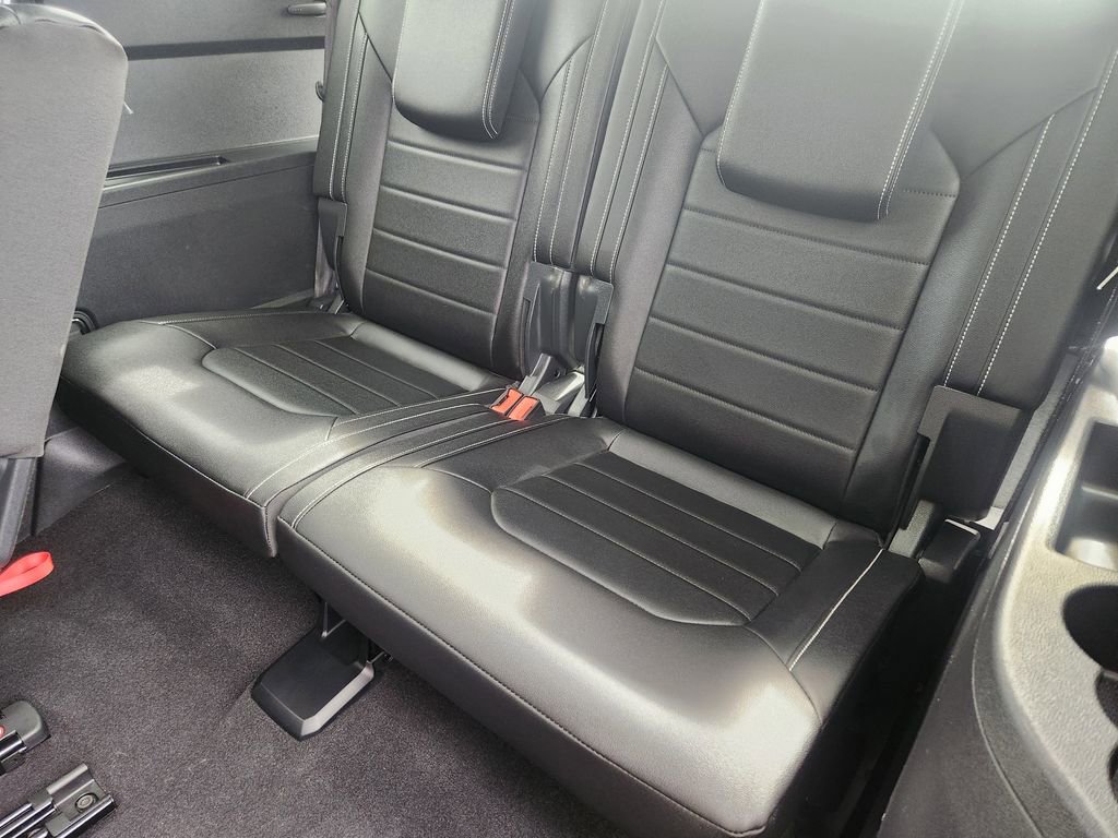 Used 2025 Volkswagen Atlas SEL AWD/4WD image 19
