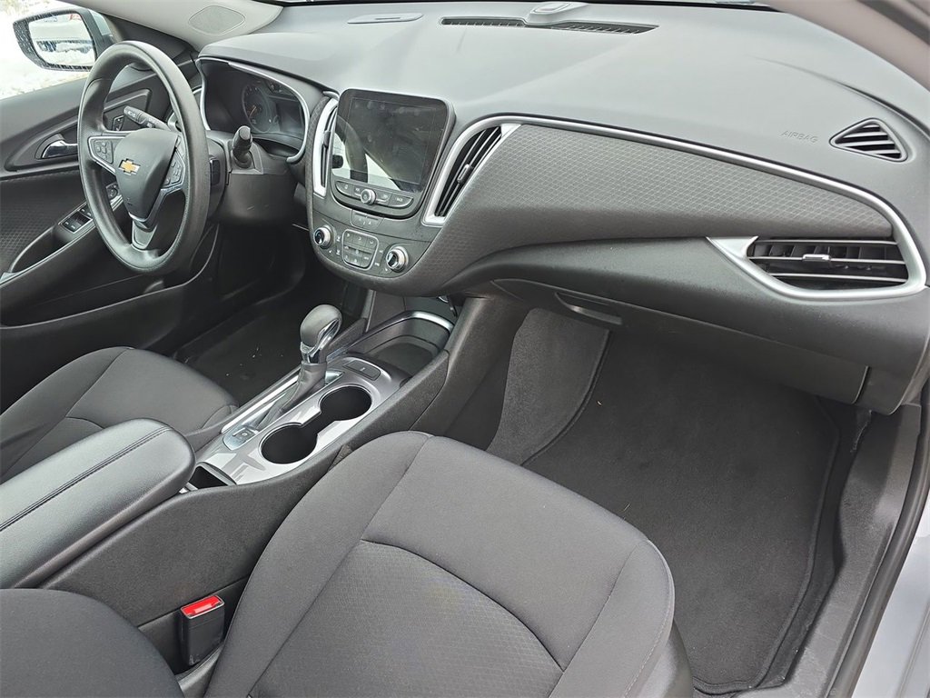 Used 2023 Chevrolet Malibu LT image 30