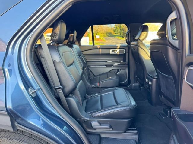 Used 2020 Ford Explorer XLT w/ Equipment Group 202A image 6