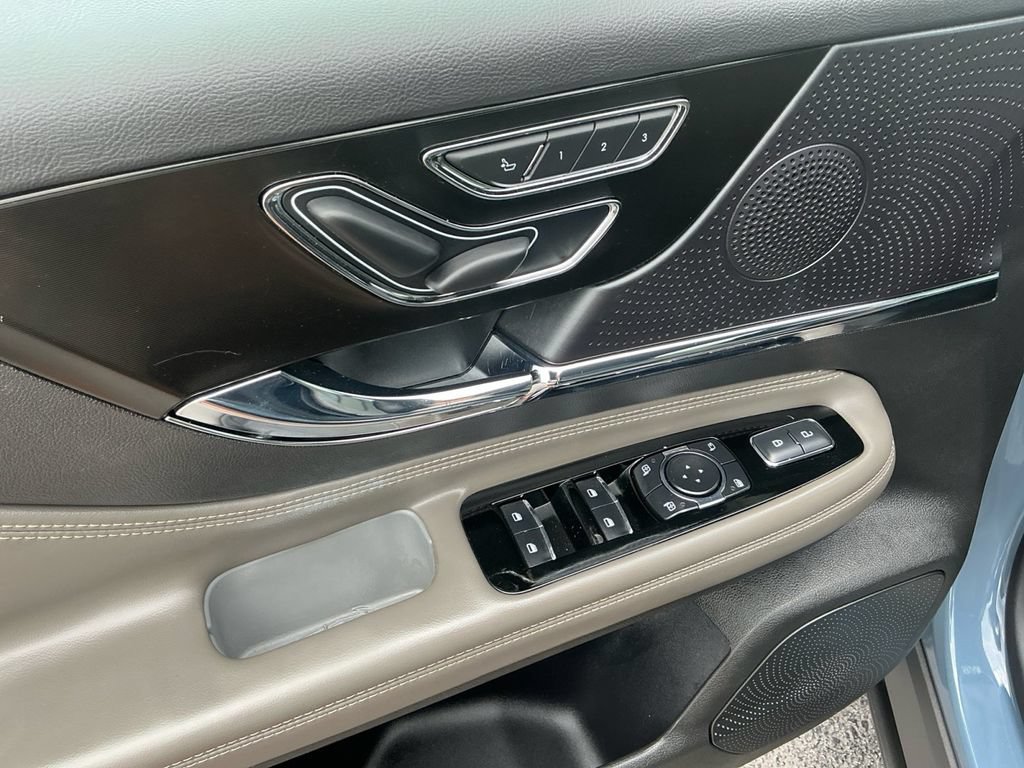 Certified 2024 Lincoln Corsair Reserve FWD image 16