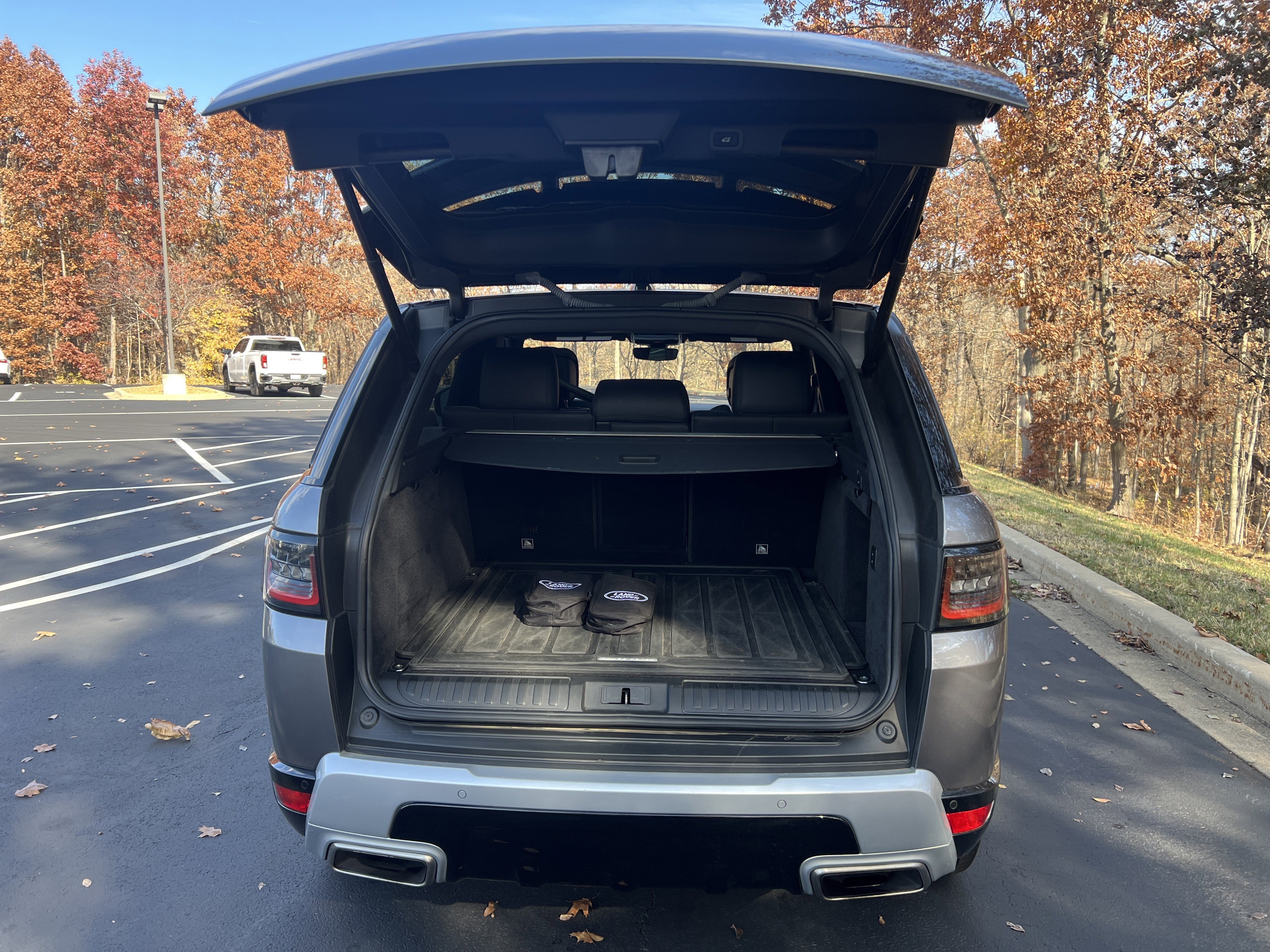 Used 2020 Land Rover Range Rover Sport HSE image 31