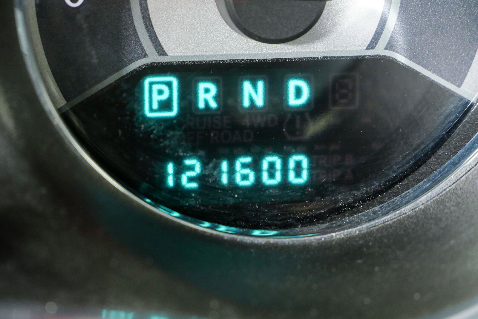 Used 2013 Chrysler 200 Limited FWD image 9