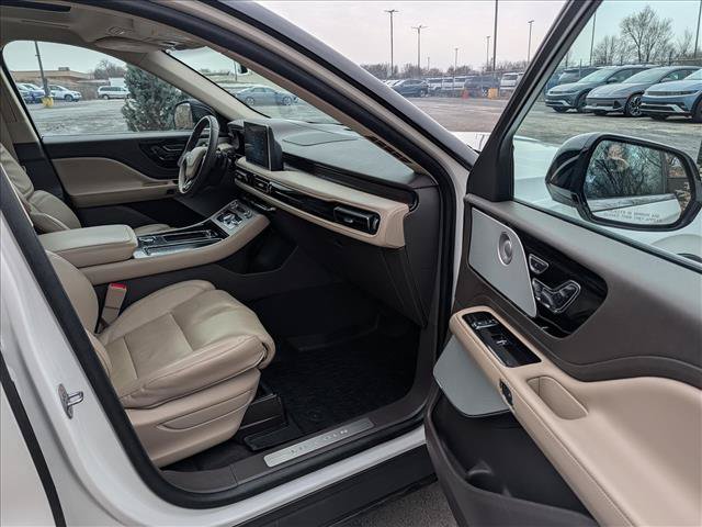 Certified 2023 Lincoln Aviator Reserve w/ Equipment Group 201A AWD/4WD image 13