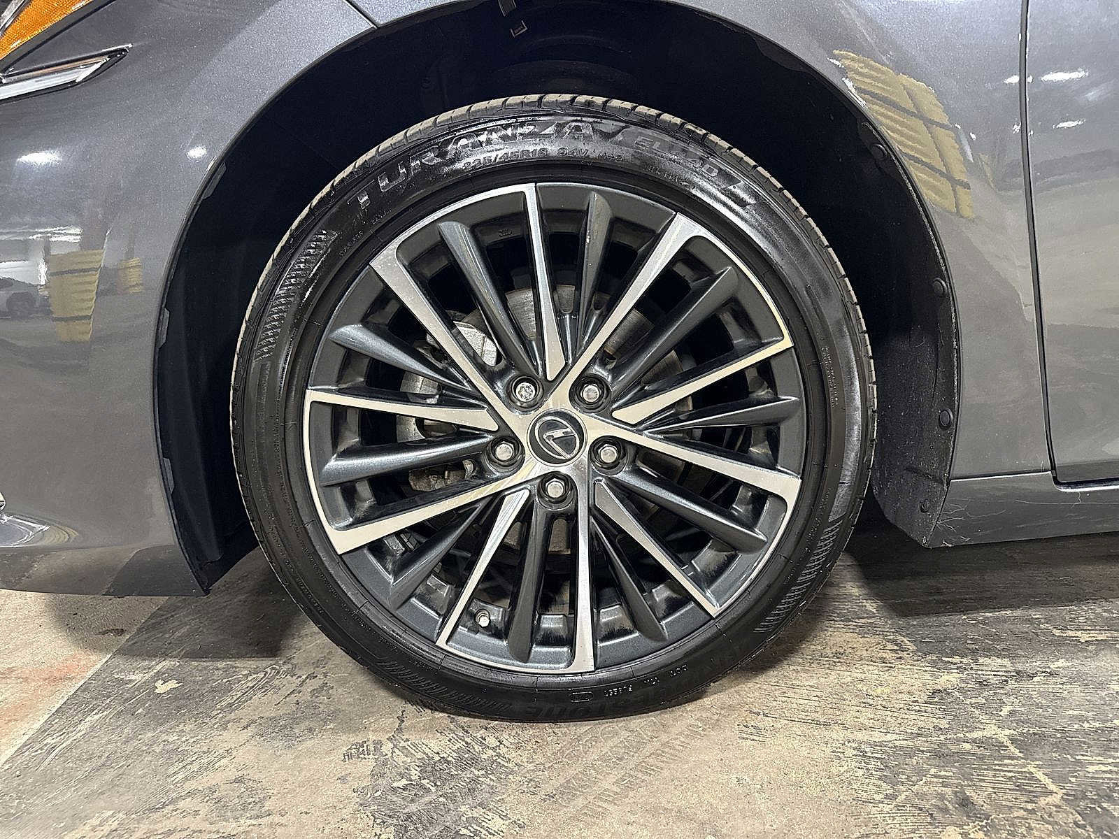 Used 2024 Lexus ES 350 w/ Premium Package image 10