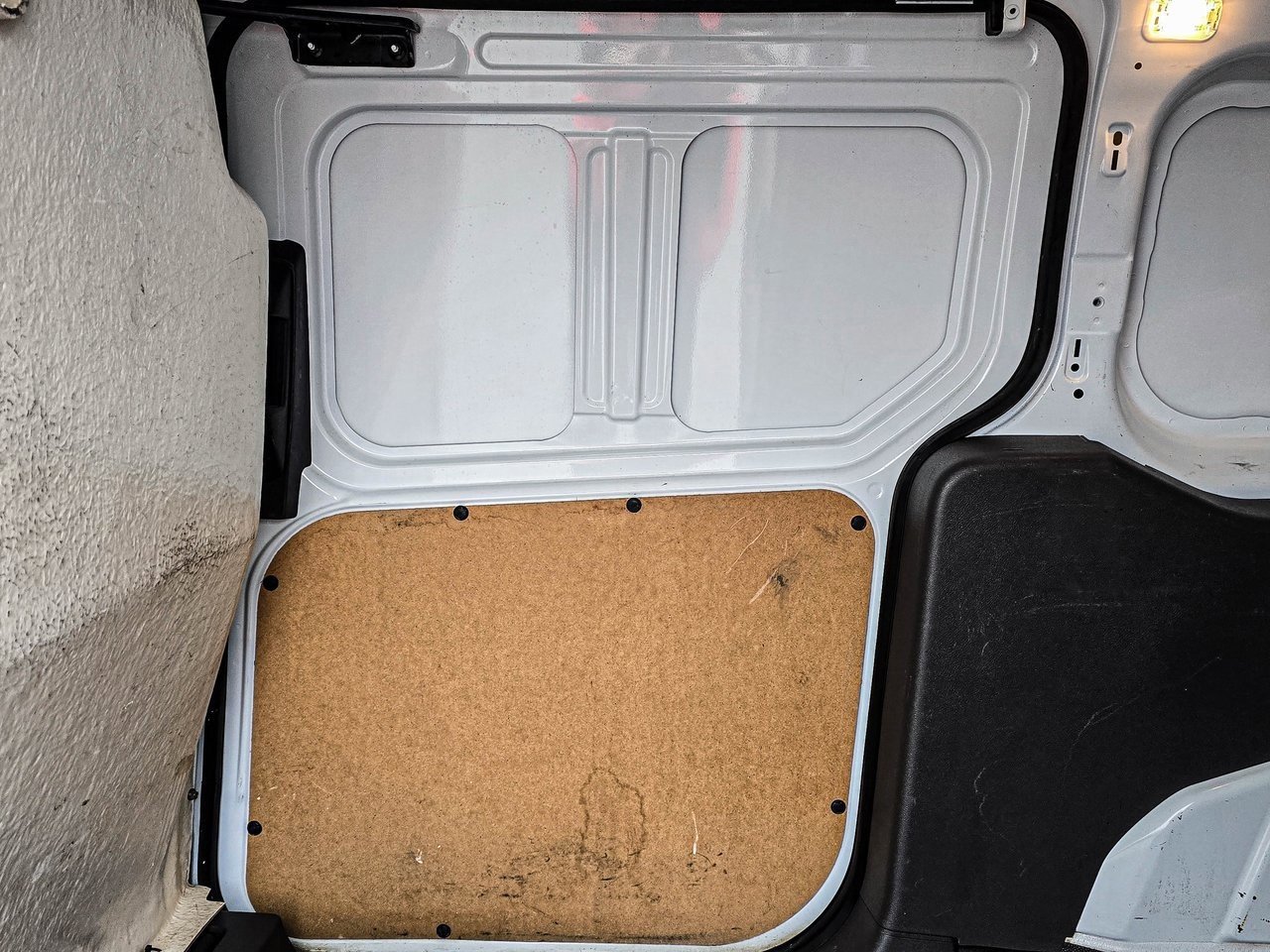 Used 2022 Ford Transit Connect XL image 28