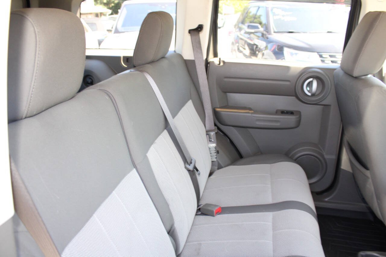 Used 2007 Dodge Nitro SXT AWD/4WD image 17