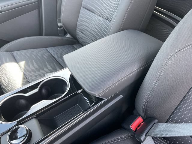 New 2027 Chevrolet Equinox LT w/ LPO, Floor Liner Package AWD/4WD image 21