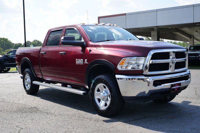 Used 2017 RAM 2500 Tradesman w/ Chrome Appearance Group AWD/4WD image 4