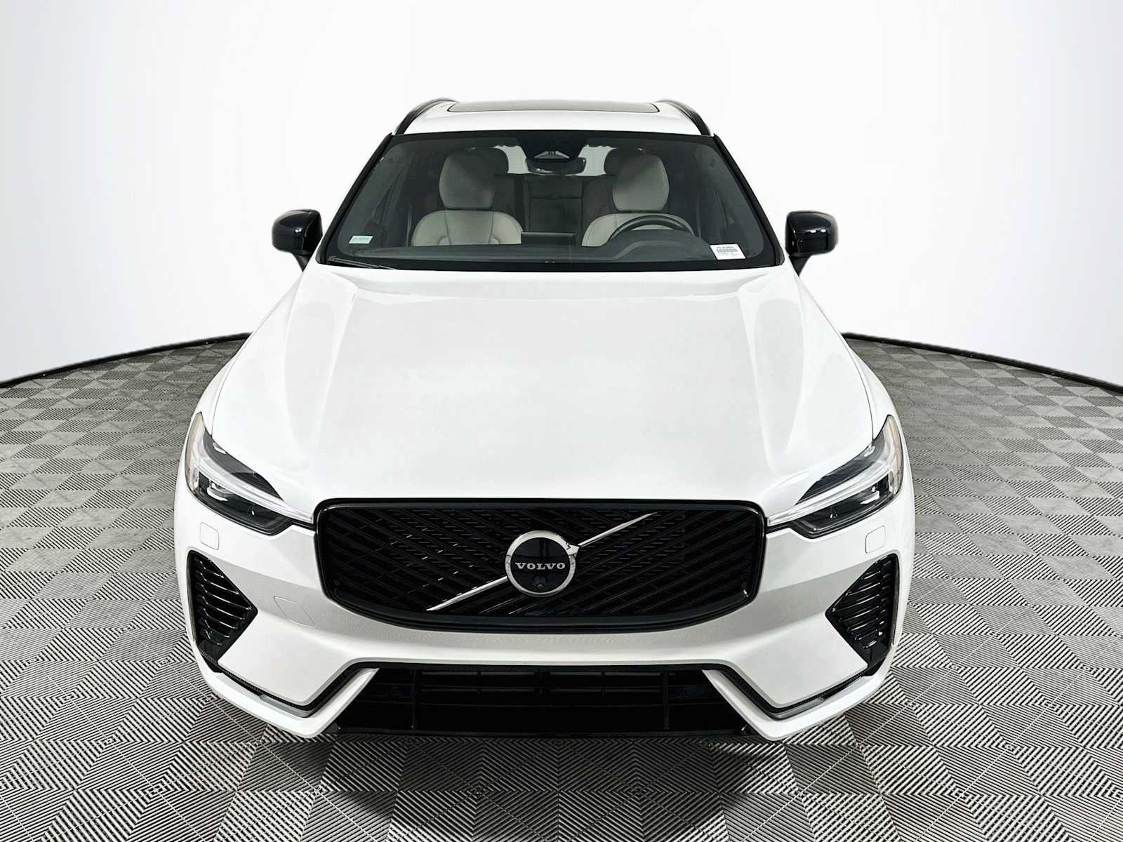 Used 2026 Volvo XC60 T8 Plus w/ Protection Package Premier AWD/4WD image 2