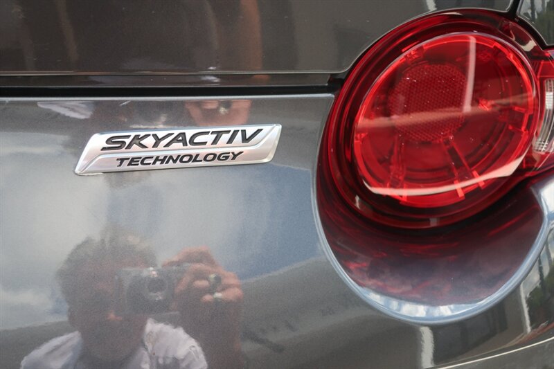 Used 2016 MAZDA MX-5 Miata Grand Touring RWD image 8