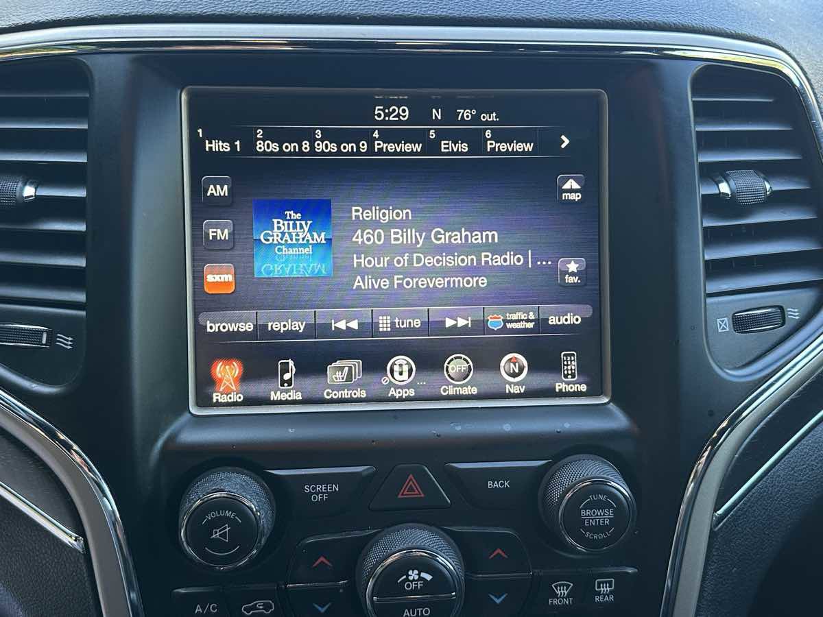 Used 2017 Jeep Grand Cherokee Limited w/ Luxury Group II AWD/4WD image 32