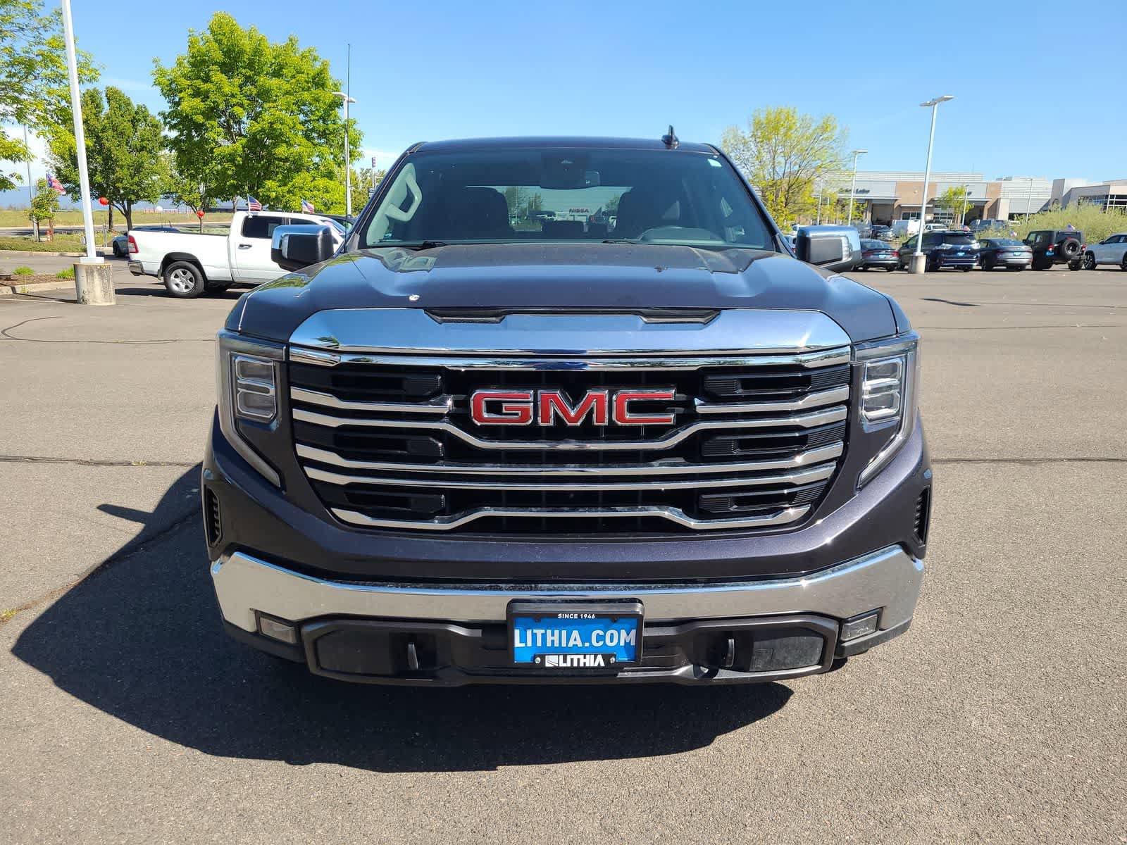 Used 2025 GMC Sierra 1500 SLT AWD/4WD image 14