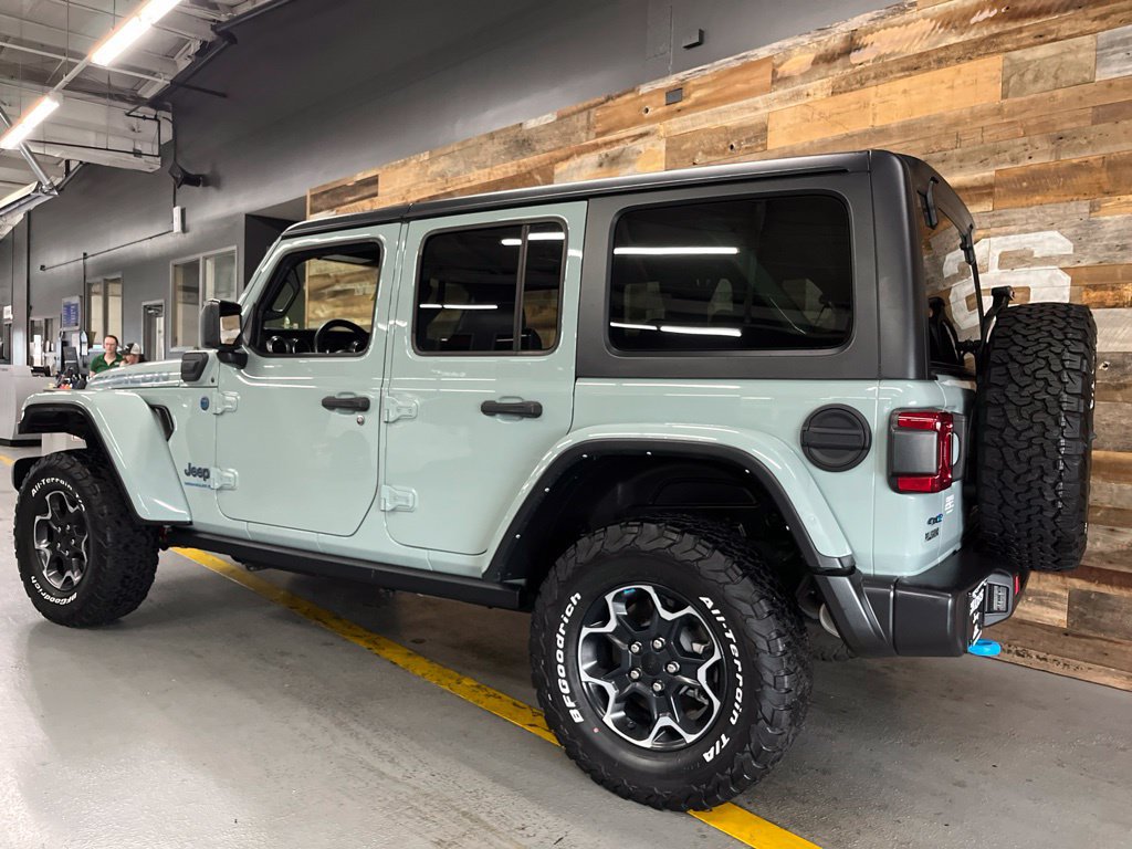 Used 2023 Jeep Wrangler Unlimited Rubicon 4xe w/ Cold Weather Group AWD/4WD image 24